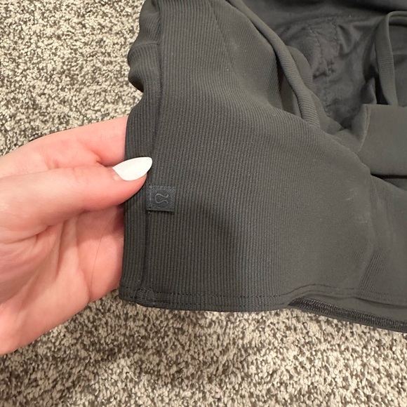 Lululemon Ribbed Back Twisted Yoga Bra - Gray - Picture 5 of 6